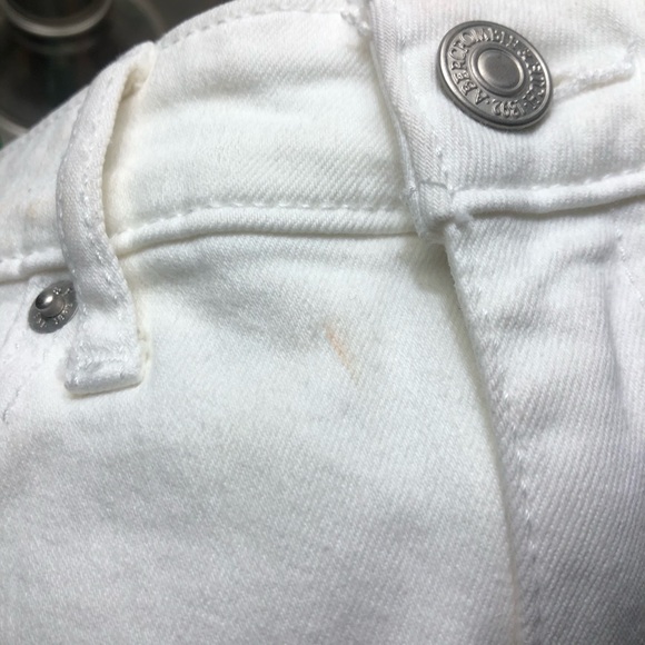 A&F Super Skinny White Jeans - Picture 5 of 5